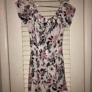 NWOT Kendall & Kylie Floral Romper